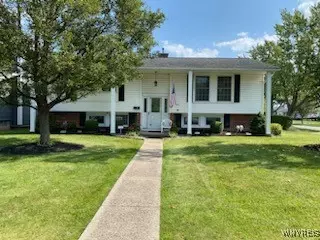 815 Edgewater Dr, Amherst, NY 14228
