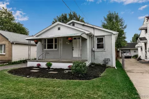 49 Clover Pl, Cheektowaga, NY 14225