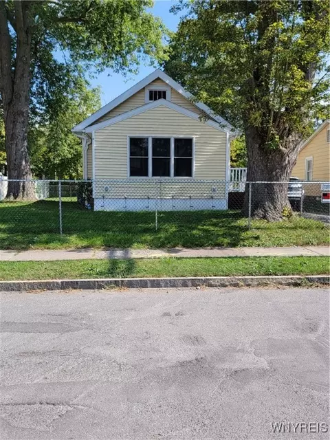 421 77th St, Niagara Falls, NY 14304