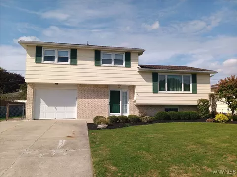 50 Bosse Ln, West Seneca, NY 14224
