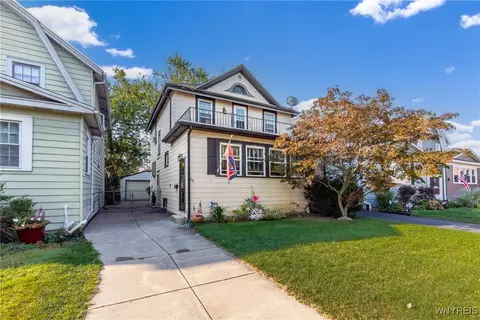 21 Courier Blvd, Kenmore, NY 14217