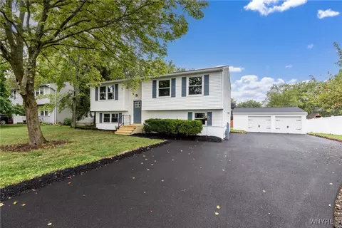 130 Tracey Ln, Grand Island, NY 14072