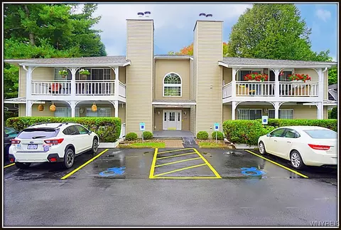 1240 Youngs Rd #D, Amherst, NY 14228