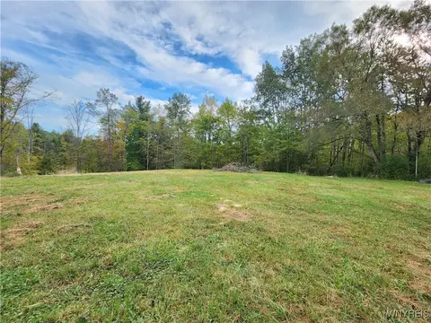 9653 Savage Rd, Holland, NY 14080