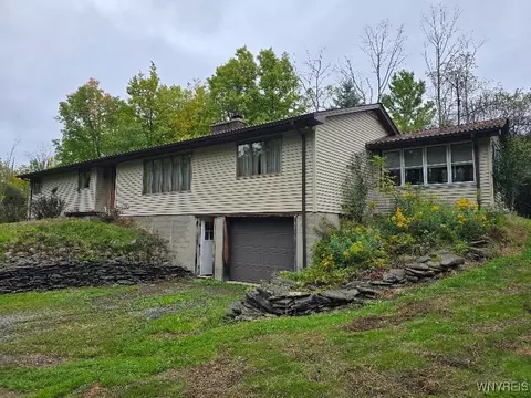 4823 Woods Rd, Wales, NY 14052