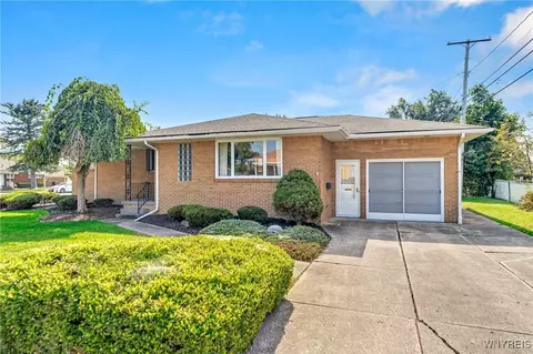 55 Vern Ln, Cheektowaga, NY 14227