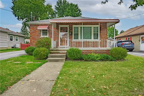 211 83rd St, Niagara Falls, NY 14304