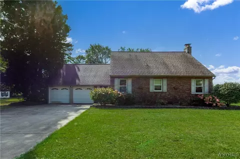 3053 Schoolview Rd, Eden, NY 14057