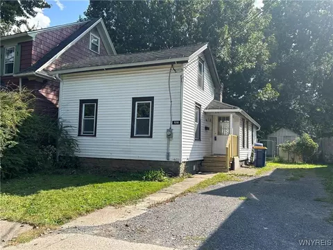 106 Lewis St, Lockport, NY 14094