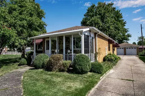 25 Kilbourne Rd, Cheektowaga, NY 14225