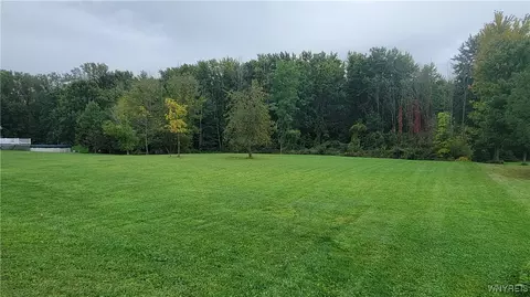 7122 Lyman Rd, Bergen, NY 14416