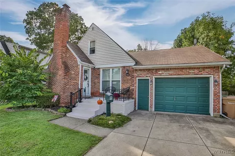 24 Ravenswood, Cheektowaga, NY 14225