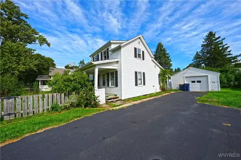 78 Rogers Ave, Lockport, NY 14094