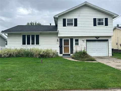 62 Briarwood Dr, Lancaster, NY 14086
