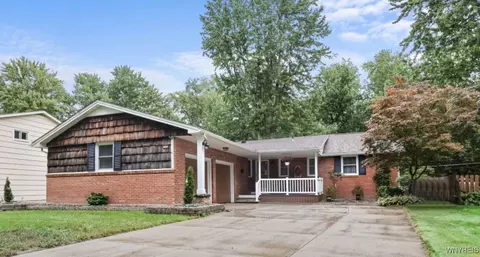 215 Cottonwood Dr, Amherst, NY 14221