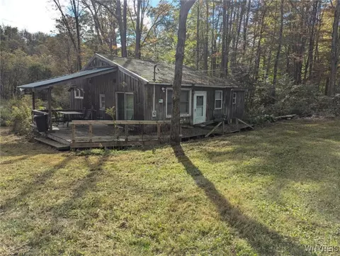 9281 Briggs Rd, New Hudson, NY 14714