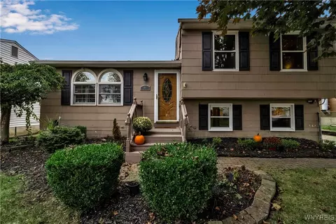 94 Audet Dr, Cheektowaga, NY 14227