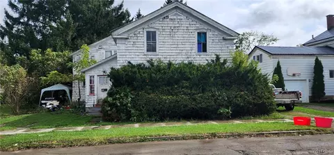 22 Maple St, Cuba, NY 14727