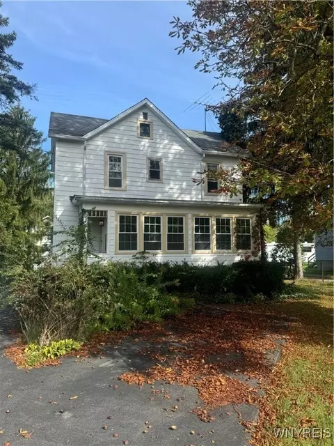 8527 East Ave, Royalton, NY 14067