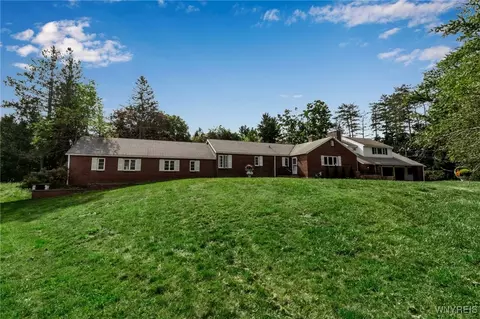 1620 Billington Rd, East Aurora, NY 14052