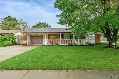 151 Burnside Dr, Tonawanda, NY 14150