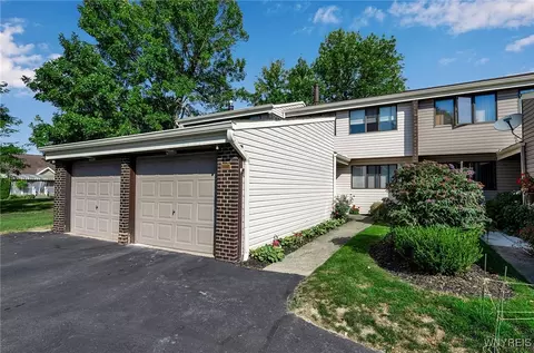 1052 Flanders Ct, East Amherst, NY 14051