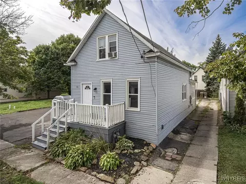 31 Alpine Pl, Cheektowaga, NY 14225