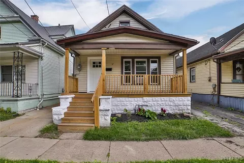 37 Clay St, Buffalo, NY 14207
