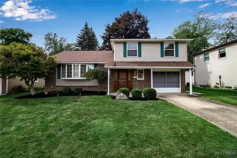194 Lowell Ln, West Seneca, NY 14224