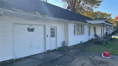 2306 Cayuga Drive Ext, Wheatfield, NY 14304