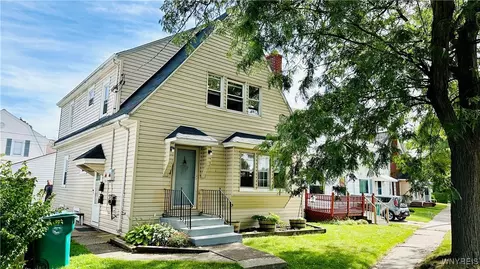 1721 Hyde Park Blvd, Niagara Falls, NY 14305
