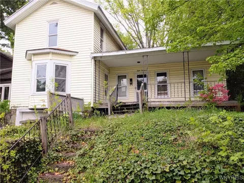 814 Prendergast Ave, Jamestown, NY 14701