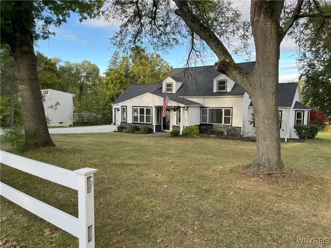 4833 Freeman Rd, Orchard Park, NY 14127