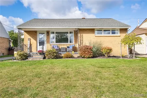 262 N Willowlawn Pkwy, Cheektowaga, NY 14206