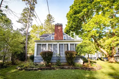 181 Elmwood Ave, Aurora, NY 14052