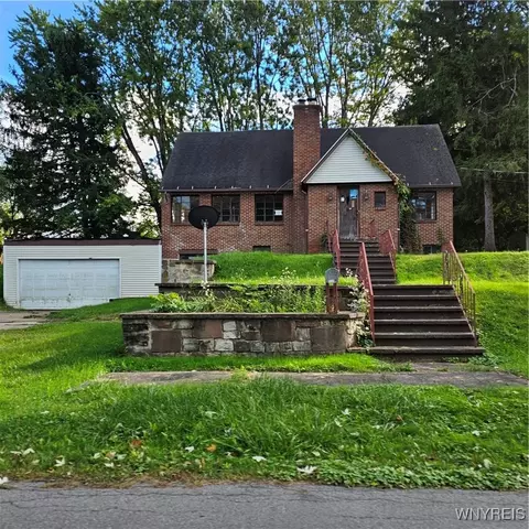 520 Moore St, Albion, NY 14411