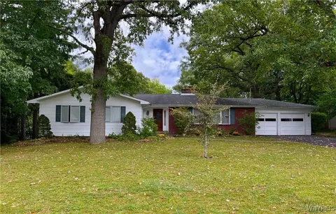 5115 Alexander Dr, Clarence, NY 14031