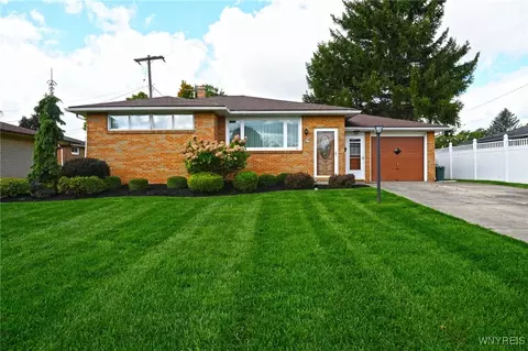 74 Gregory Dr, West Seneca, NY 14224