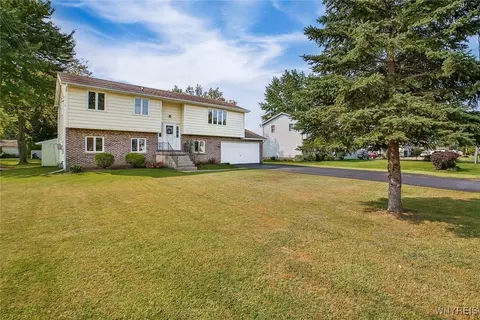 3066 Krueger Rd, Wheatfield, NY 14120
