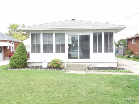 3266 Seneca Ave, Niagara Falls, NY 14305