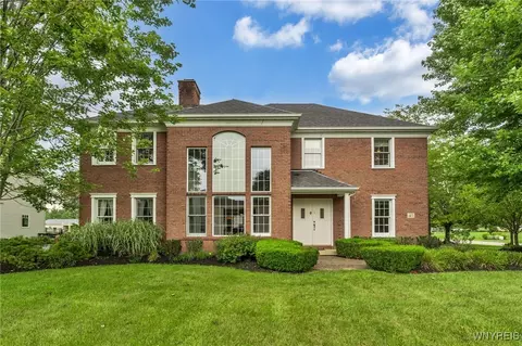 45 Silent Meadow Ln, Orchard Park, NY 14127