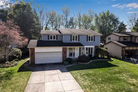 142 Montbleu Dr, Getzville, NY 14068