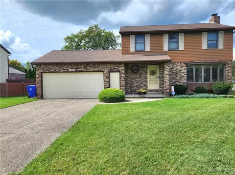 44 Tracy Lynn Ln, West Seneca, NY 14224