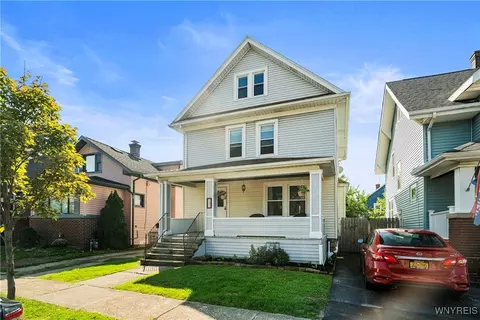 121 E Hazeltine Ave, Kenmore, NY 14217