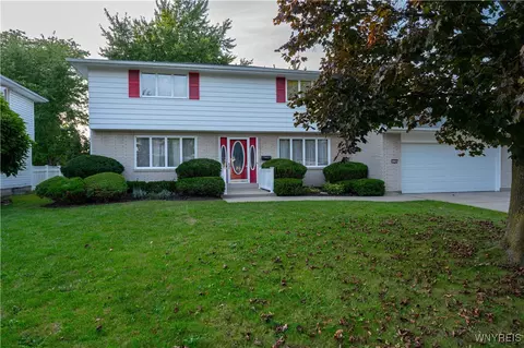 128 Summerview Rd, Amherst, NY 14221