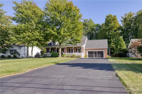 6533 Burke Rd, Lake View, NY 14085