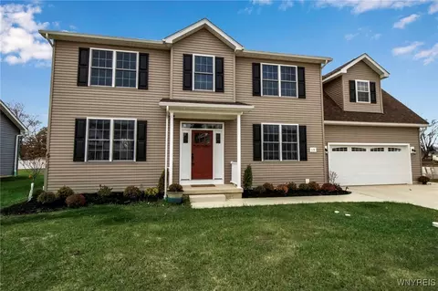19 Veronica Dr, West Seneca, NY 14224