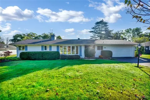 15 Meadow Dr, East Aurora, NY 14052