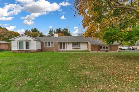 3672 Parkdale Dr, Porter, NY 14174