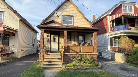 22 Regent St, Buffalo, NY 14206